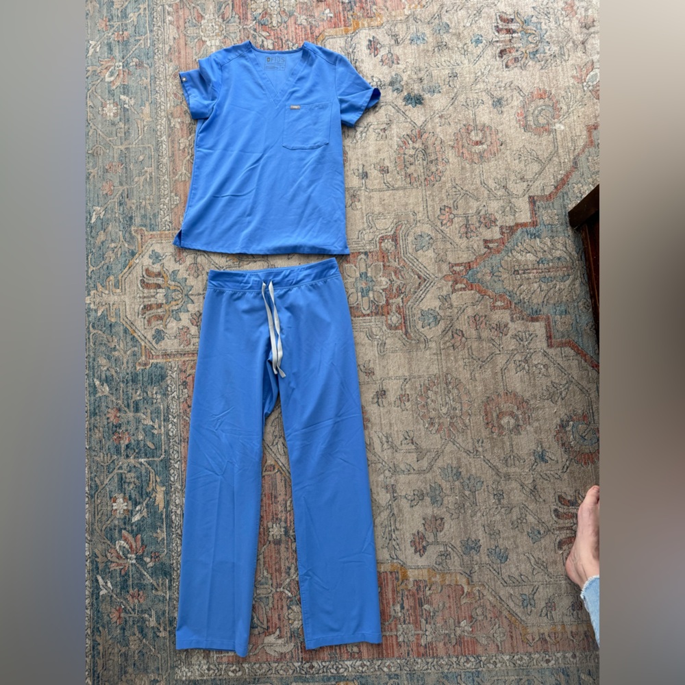 Figs- Xsmall top and small/tall pant